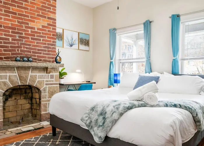 Stunning Shadyside 2 Bedroom Suite, First Floor Unit In Walkable Area * Pittsburgh