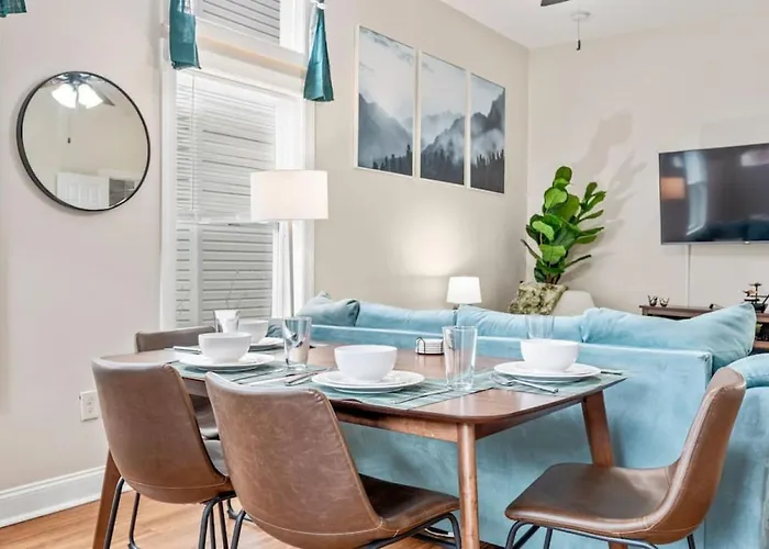 Stunning Shadyside 2 Bedroom Suite, First Floor Unit In Walkable Area Apartment Pittsburgh