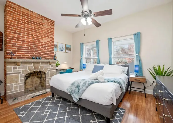 Stunning Shadyside 2 Bedroom Suite, First Floor Unit In Walkable Area * Pittsburgh