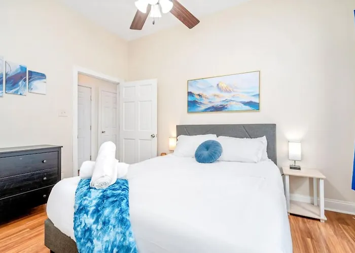Apartment Stunning Shadyside 2 Bedroom Suite, First Floor Unit In Walkable Area *